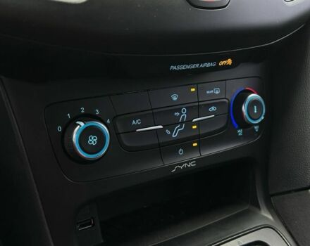 Белый Форд Фокус, объемом двигателя 2 л и пробегом 109 тыс. км за 8700 $, фото 10 на Automoto.ua