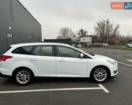 Белый Форд Фокус, объемом двигателя 1 л и пробегом 169 тыс. км за 8700 $, фото 3 на Automoto.ua