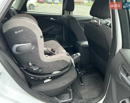 Белый Форд Фокус, объемом двигателя 1 л и пробегом 169 тыс. км за 8700 $, фото 15 на Automoto.ua