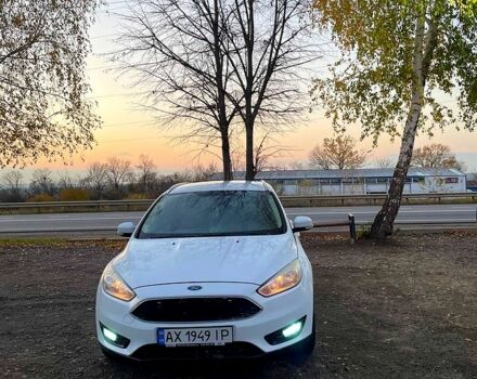 Форд Фокус 2015 у Харкові на Automoto.ua Білий Форд Фокус, об'ємом двигуна 1 л та пробігом 200 тис. км за 7000 $, фото 2 на Automoto.ua