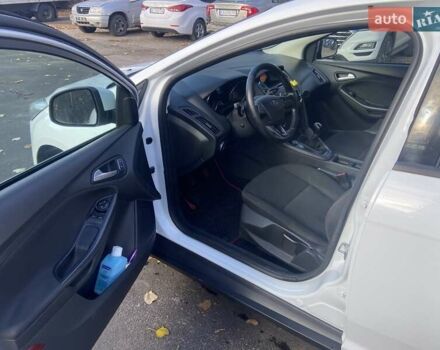 Белый Форд Фокус, объемом двигателя 1 л и пробегом 134 тыс. км за 7150 $, фото 8 на Automoto.ua