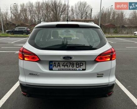 Белый Форд Фокус, объемом двигателя 1 л и пробегом 169 тыс. км за 8700 $, фото 5 на Automoto.ua