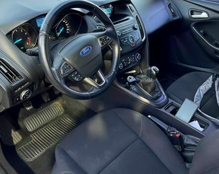 Форд Фокус 2015 у Харкові на Automoto.ua Білий Форд Фокус, об'ємом двигуна 1 л та пробігом 200 тис. км за 7000 $, фото 5 на Automoto.ua