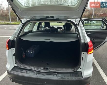 Белый Форд Фокус, объемом двигателя 1 л и пробегом 169 тыс. км за 8700 $, фото 17 на Automoto.ua