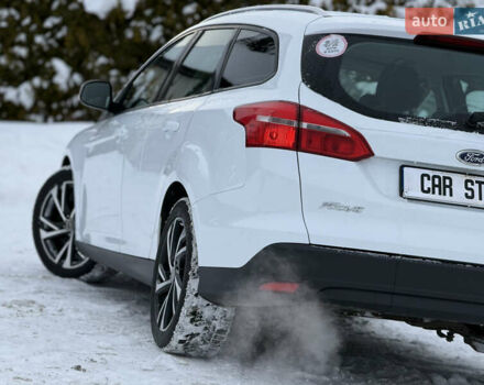 Белый Форд Фокус, объемом двигателя 1 л и пробегом 251 тыс. км за 7400 $, фото 16 на Automoto.ua