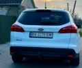 Белый Форд Фокус, объемом двигателя 1.5 л и пробегом 350 тыс. км за 7900 $, фото 2 на Automoto.ua