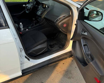 Белый Форд Фокус, объемом двигателя 1 л и пробегом 170 тыс. км за 7000 $, фото 8 на Automoto.ua