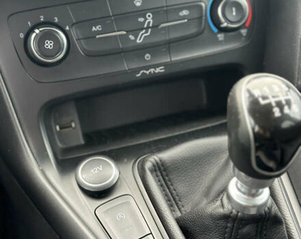 Белый Форд Фокус, объемом двигателя 1.5 л и пробегом 289 тыс. км за 9000 $, фото 10 на Automoto.ua