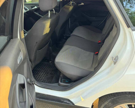 Белый Форд Фокус, объемом двигателя 1 л и пробегом 170 тыс. км за 7000 $, фото 4 на Automoto.ua