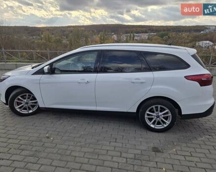 Форд Фокус 2016 в Теребовле на Automoto.ua Белый Форд Фокус, объемом двигателя 1.5 л и пробегом 224 тыс. км за 8000 $, фото 2 на Automoto.ua
