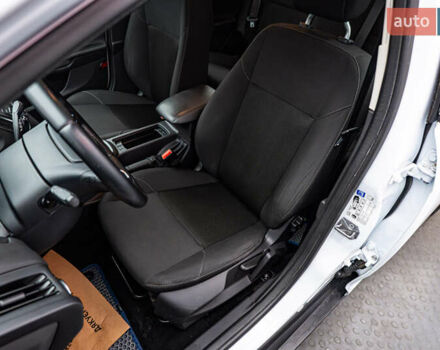 Белый Форд Фокус, объемом двигателя 1 л и пробегом 207 тыс. км за 8333 $, фото 8 на Automoto.ua