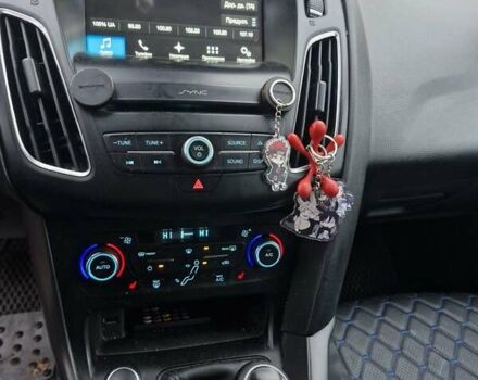 Белый Форд Фокус, объемом двигателя 2 л и пробегом 174 тыс. км за 9500 $, фото 1 на Automoto.ua