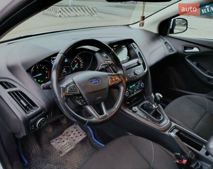 Білий Форд Фокус, об'ємом двигуна 2 л та пробігом 174 тис. км за 8700 $, фото 2 на Automoto.ua