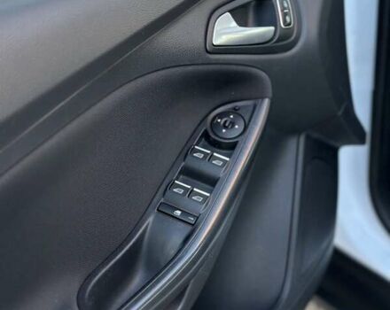 Белый Форд Фокус, объемом двигателя 1 л и пробегом 83 тыс. км за 7400 $, фото 14 на Automoto.ua