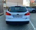Білий Форд Фокус, об'ємом двигуна 1.5 л та пробігом 215 тис. км за 9400 $, фото 12 на Automoto.ua