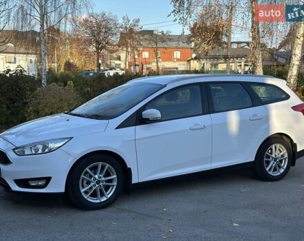 Белый Форд Фокус, объемом двигателя 1 л и пробегом 83 тыс. км за 7400 $, фото 5 на Automoto.ua