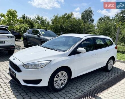 Білий Форд Фокус, об'ємом двигуна 1.6 л та пробігом 156 тис. км за 9700 $, фото 2 на Automoto.ua