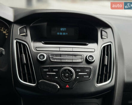 Білий Форд Фокус, об'ємом двигуна 1 л та пробігом 191 тис. км за 7999 $, фото 11 на Automoto.ua