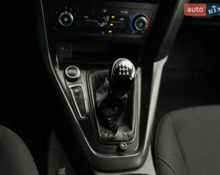 Білий Форд Фокус, об'ємом двигуна 1 л та пробігом 191 тис. км за 7999 $, фото 12 на Automoto.ua