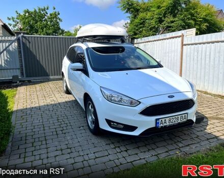 Білий Форд Фокус, об'ємом двигуна 1.6 л та пробігом 80 тис. км за 11500 $, фото 6 на Automoto.ua