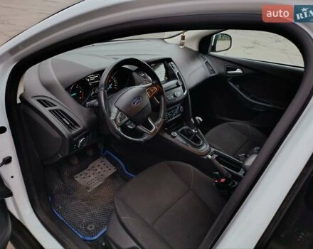Білий Форд Фокус, об'ємом двигуна 2 л та пробігом 174 тис. км за 8700 $, фото 8 на Automoto.ua