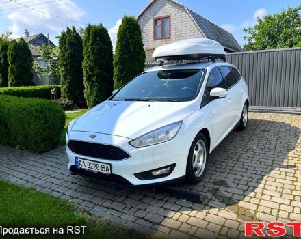 Білий Форд Фокус, об'ємом двигуна 1.6 л та пробігом 80 тис. км за 11500 $, фото 5 на Automoto.ua