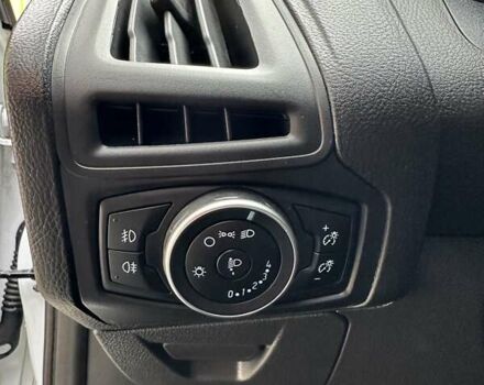 Белый Форд Фокус, объемом двигателя 1.5 л и пробегом 89 тыс. км за 11000 $, фото 28 на Automoto.ua