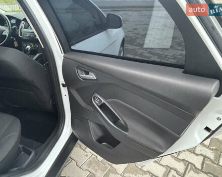 Белый Форд Фокус, объемом двигателя 1.5 л и пробегом 89 тыс. км за 10600 $, фото 14 на Automoto.ua