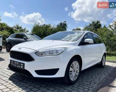 Білий Форд Фокус, об'ємом двигуна 1.6 л та пробігом 156 тис. км за 9700 $, фото 1 на Automoto.ua
