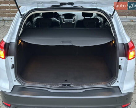 Белый Форд Фокус, объемом двигателя 1.5 л и пробегом 224 тыс. км за 10999 $, фото 54 на Automoto.ua