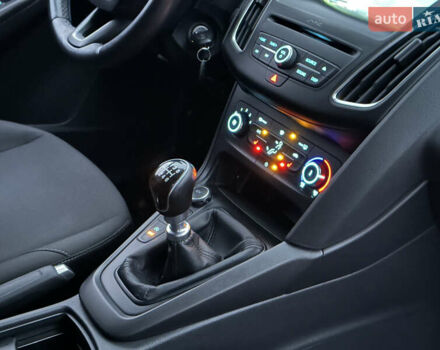 Белый Форд Фокус, объемом двигателя 1.5 л и пробегом 224 тыс. км за 10999 $, фото 92 на Automoto.ua