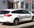 Белый Форд Фокус, объемом двигателя 1.5 л и пробегом 157 тыс. км за 14000 $, фото 1 на Automoto.ua