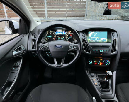 Белый Форд Фокус, объемом двигателя 1.5 л и пробегом 224 тыс. км за 10999 $, фото 4 на Automoto.ua