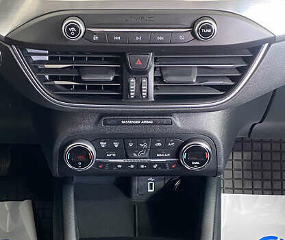 Білий Форд Фокус, об'ємом двигуна 2 л та пробігом 180 тис. км за 14950 $, фото 19 на Automoto.ua