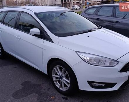 Белый Форд Фокус, объемом двигателя 1 л и пробегом 187 тыс. км за 8800 $, фото 1 на Automoto.ua