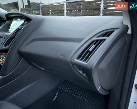 Белый Форд Фокус, объемом двигателя 1.5 л и пробегом 224 тыс. км за 10999 $, фото 91 на Automoto.ua