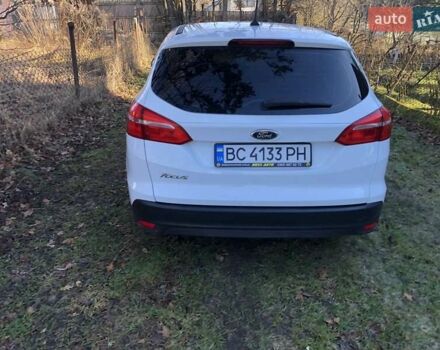 Белый Форд Фокус, объемом двигателя 1.5 л и пробегом 236 тыс. км за 9350 $, фото 2 на Automoto.ua