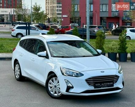 Белый Форд Фокус, объемом двигателя 2 л и пробегом 218 тыс. км за 16500 $, фото 1 на Automoto.ua
