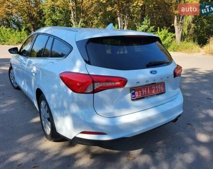 Белый Форд Фокус, объемом двигателя 1.5 л и пробегом 160 тыс. км за 13999 $, фото 2 на Automoto.ua