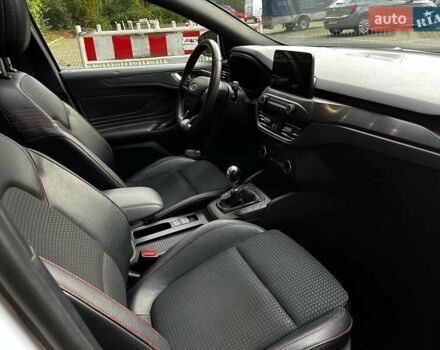 Белый Форд Фокус, объемом двигателя 1.5 л и пробегом 212 тыс. км за 14000 $, фото 33 на Automoto.ua