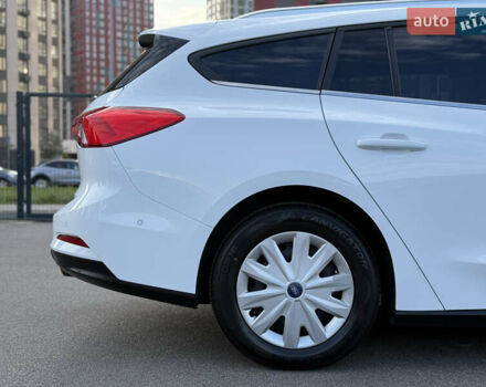 Белый Форд Фокус, объемом двигателя 2 л и пробегом 218 тыс. км за 16500 $, фото 13 на Automoto.ua