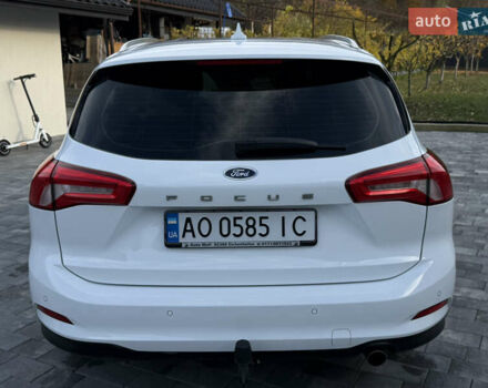 Білий Форд Фокус, об'ємом двигуна 1.5 л та пробігом 205 тис. км за 12400 $, фото 2 на Automoto.ua
