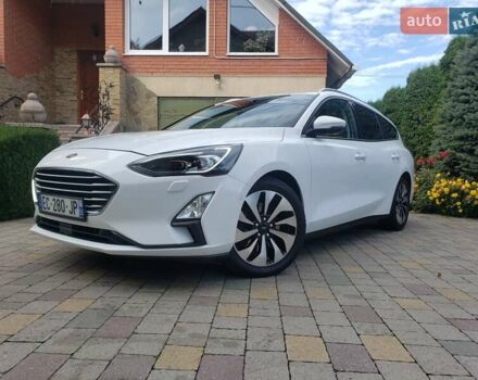Белый Форд Фокус, объемом двигателя 1.5 л и пробегом 187 тыс. км за 13950 $, фото 1 на Automoto.ua