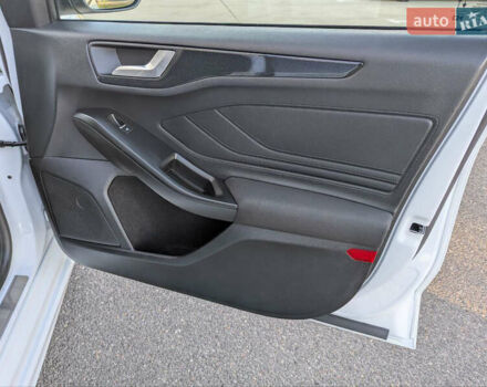 Белый Форд Фокус, объемом двигателя 1.5 л и пробегом 160 тыс. км за 15500 $, фото 18 на Automoto.ua