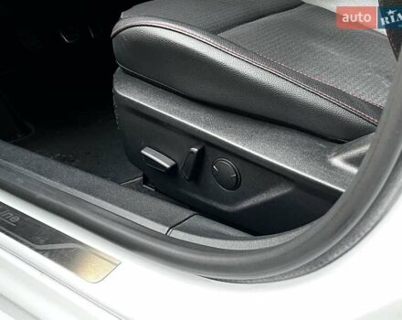 Белый Форд Фокус, объемом двигателя 1.5 л и пробегом 212 тыс. км за 14000 $, фото 15 на Automoto.ua