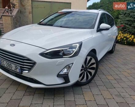 Белый Форд Фокус, объемом двигателя 1.5 л и пробегом 187 тыс. км за 13950 $, фото 2 на Automoto.ua