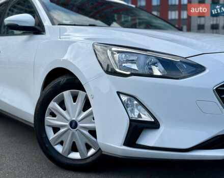 Белый Форд Фокус, объемом двигателя 2 л и пробегом 218 тыс. км за 16500 $, фото 12 на Automoto.ua