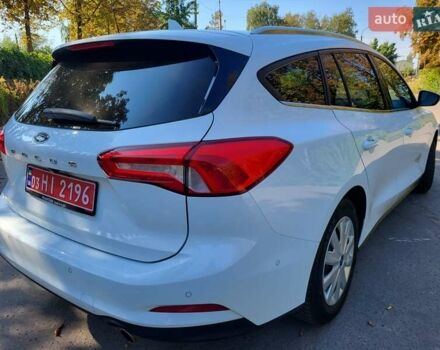 Белый Форд Фокус, объемом двигателя 1.5 л и пробегом 160 тыс. км за 13999 $, фото 1 на Automoto.ua