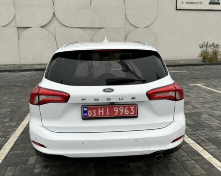 Белый Форд Фокус, объемом двигателя 1.5 л и пробегом 231 тыс. км за 12900 $, фото 2 на Automoto.ua