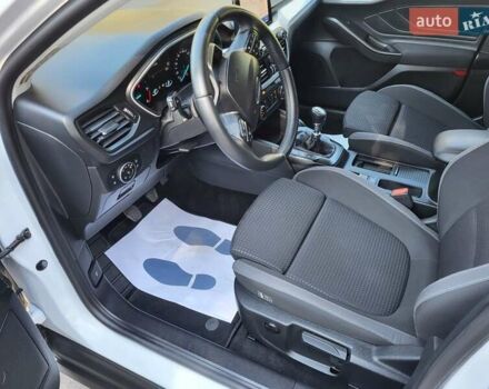 Белый Форд Фокус, объемом двигателя 1.5 л и пробегом 160 тыс. км за 13999 $, фото 24 на Automoto.ua